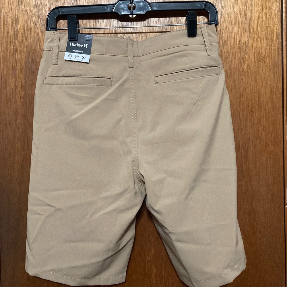 Hurley Mens shorts khaki color size 28 never worn tags on still